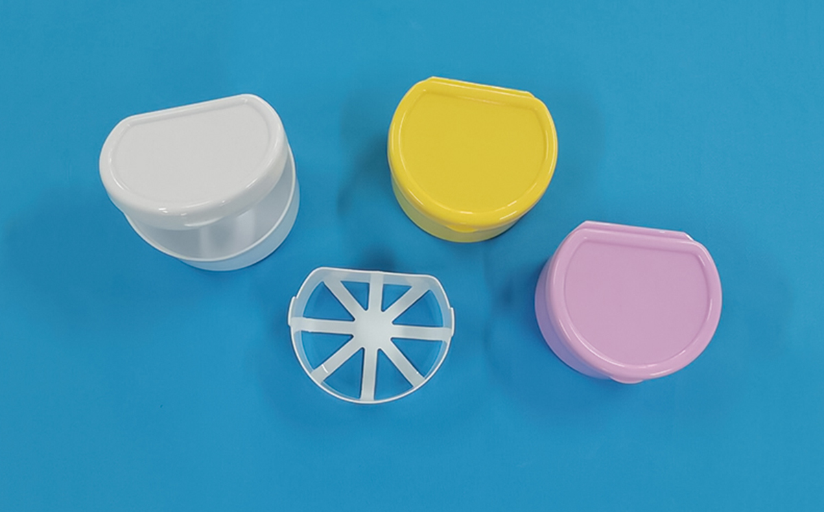 What are the basic uses of dental disposable oral molds?